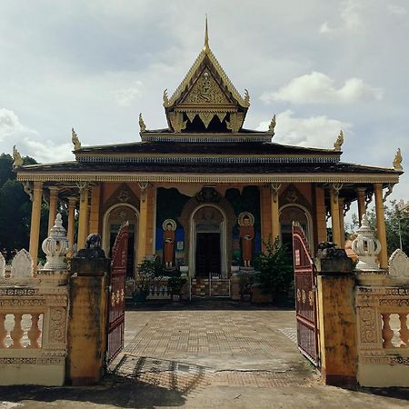 Family Batcave Homestay Батамбанг Екстериор снимка