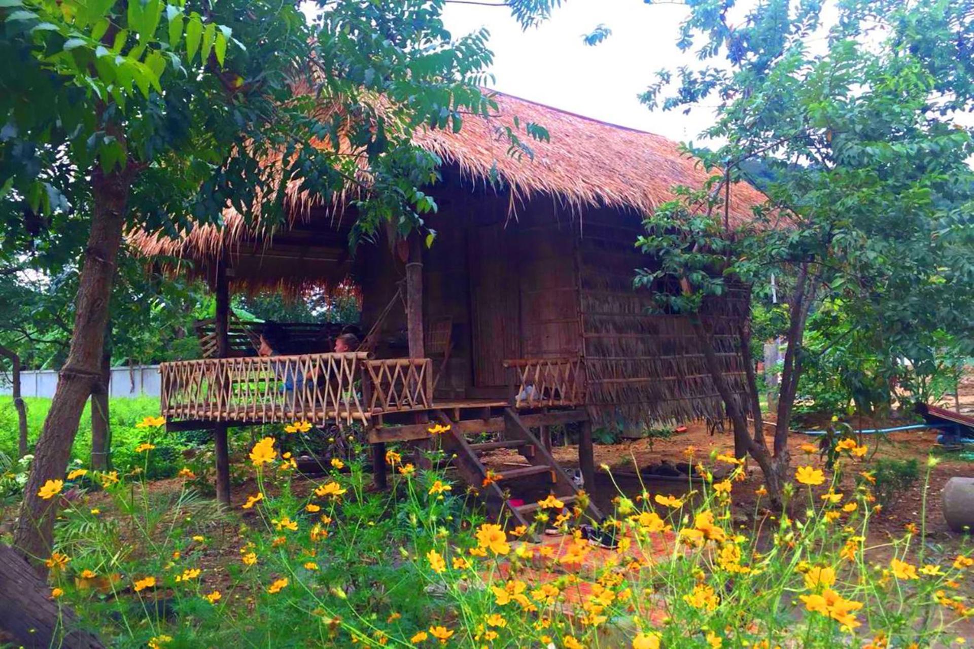 Family Batcave Homestay Батамбанг Екстериор снимка