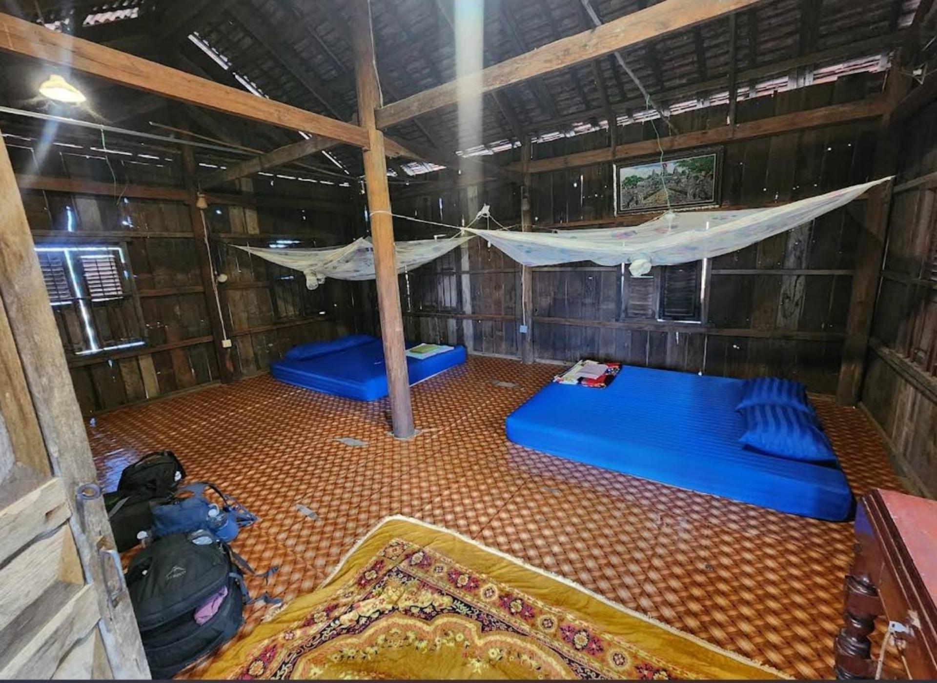 Family Batcave Homestay Батамбанг Екстериор снимка
