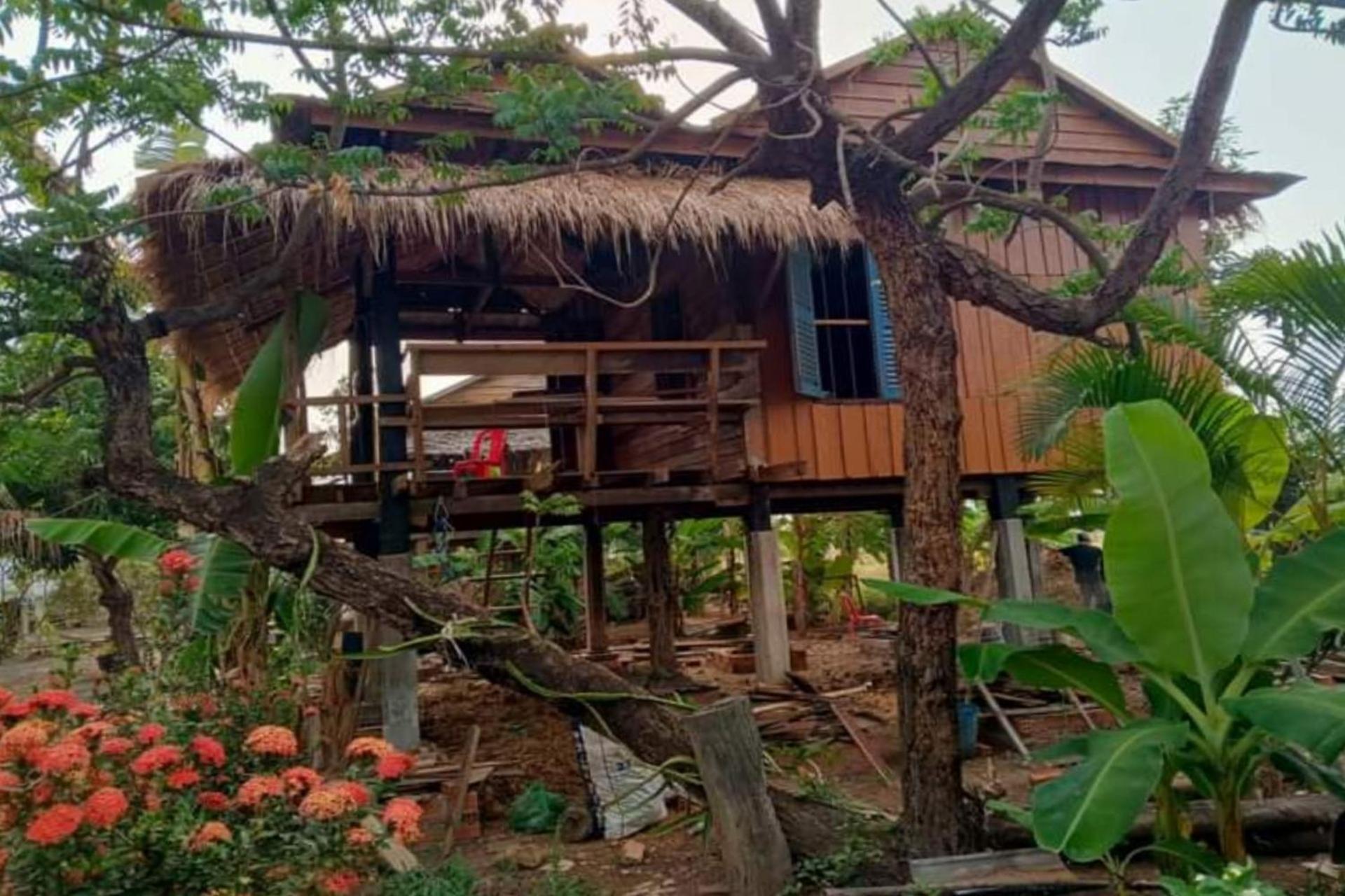 Family Batcave Homestay Батамбанг Екстериор снимка