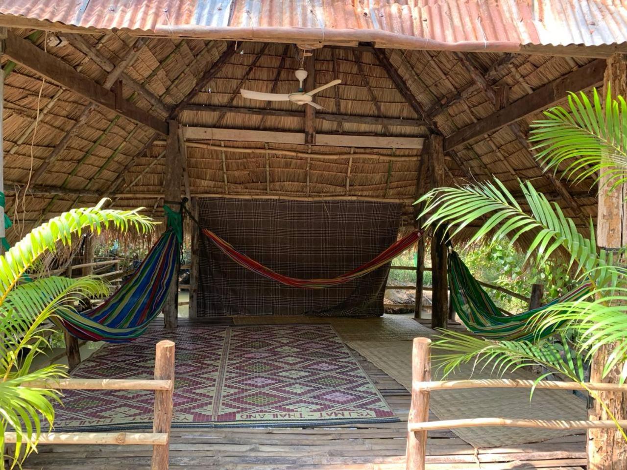 Family Batcave Homestay Батамбанг Екстериор снимка